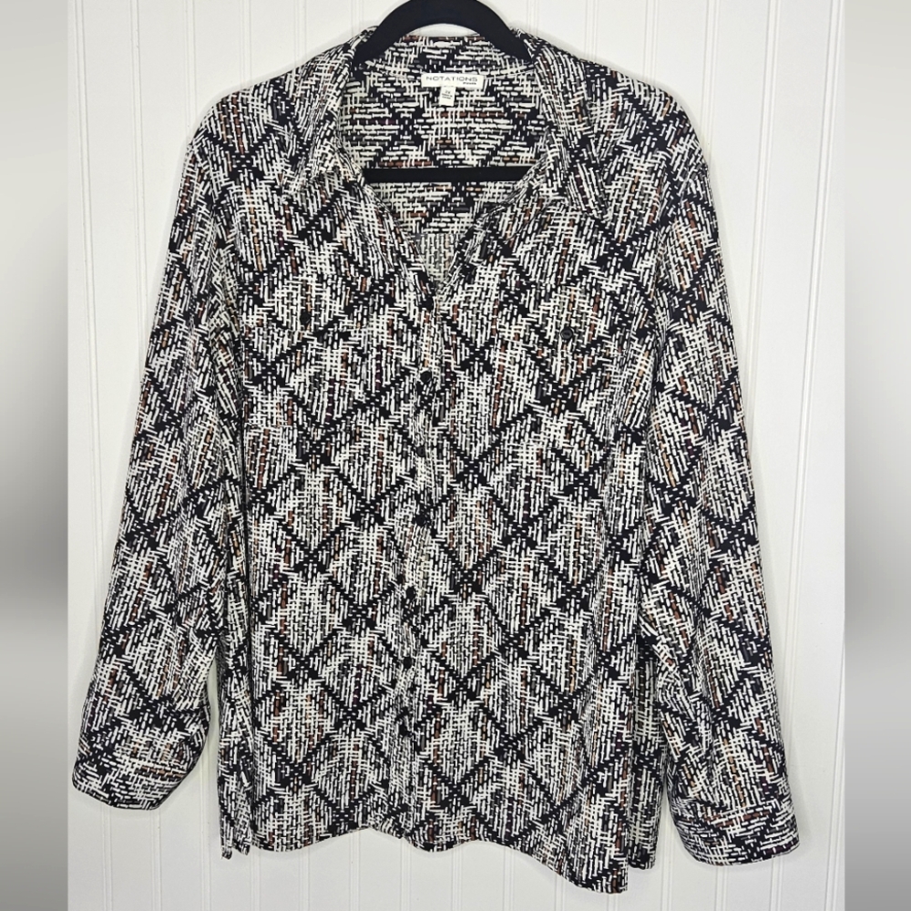 Notations Woman 2X Button-Front Blouse Black White Geometric Print Roll Tab Slee